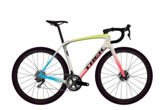 TREK DOMANE SL 6 GEN 4 ERA WHITE/GLOWSTICK/CORAL FADE
