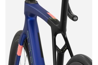 MADONE SL 7 GEN 8 - MATTE COBALT BLUE/TREK BLACK/LIVING CORAL - 4