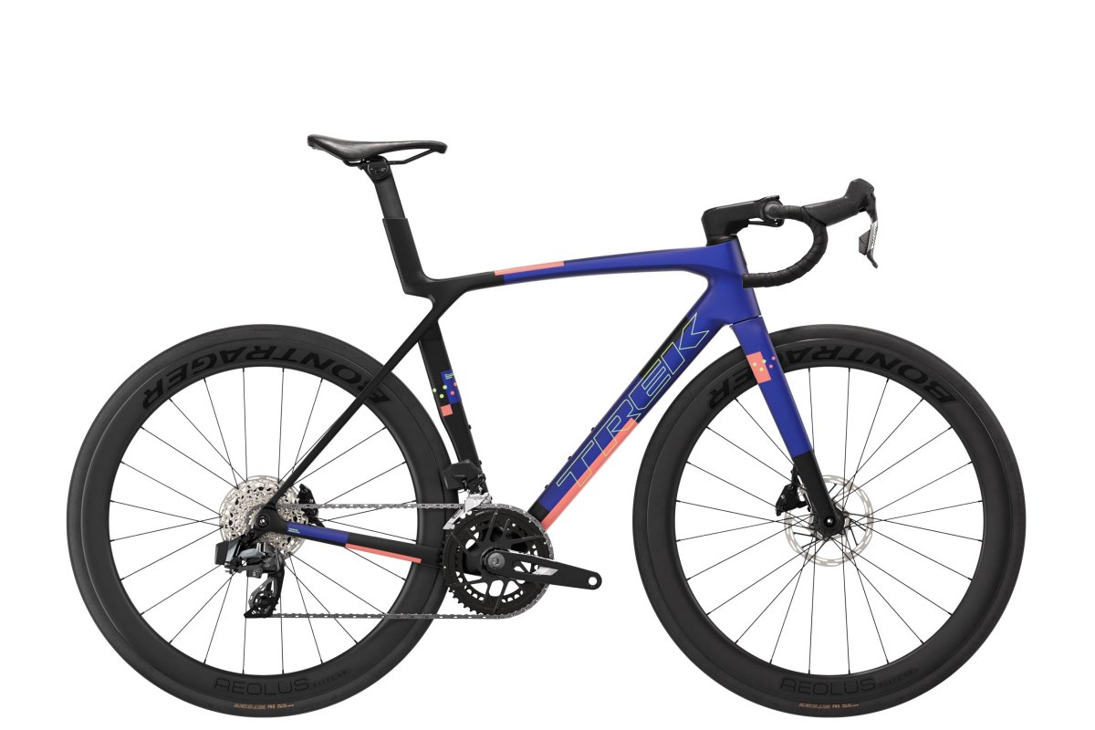 MADONE SL 6 AXS GEN 8 - MATTE COBALT BLUE/TREK BLACK/LIVING CORAL MADONE SL 6 AXS GEN 8 - MATTE COBALT BLUE/TREK BLACK/LIVING CORAL