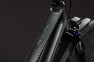 Doctorbike CUBE KATHMANDU ONE BLACKFOREST´N´CHROME - TRAPEZE