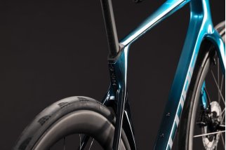 Doctorbike CUBE AGREE C:62 RACE CHROMEBLUE´N´LIQUIDBLUE