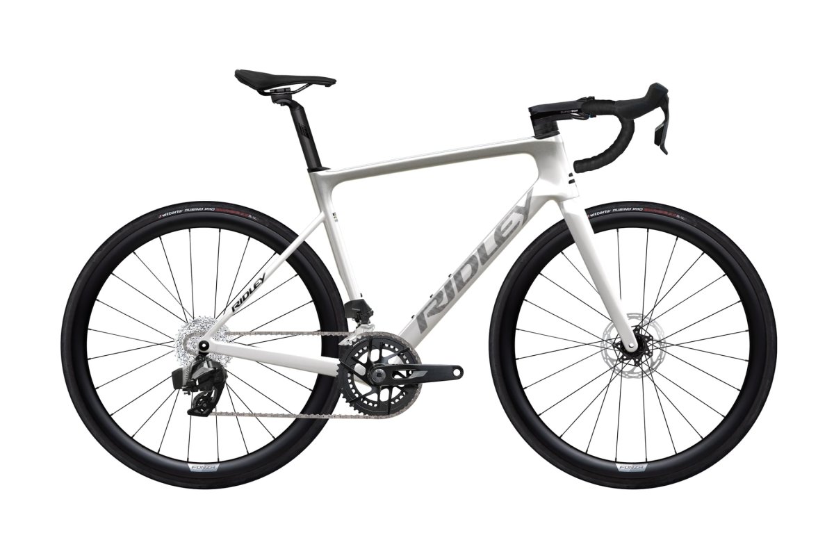 Doctorbike RIDLEY FALCN RIVAL AXS - PEARL WHITE (19) + SILVER (0) (2026) Doctorbike RIDLEY FALCN RIVAL AXS - PEARL WHITE (19) + SILVER (0) (2026)